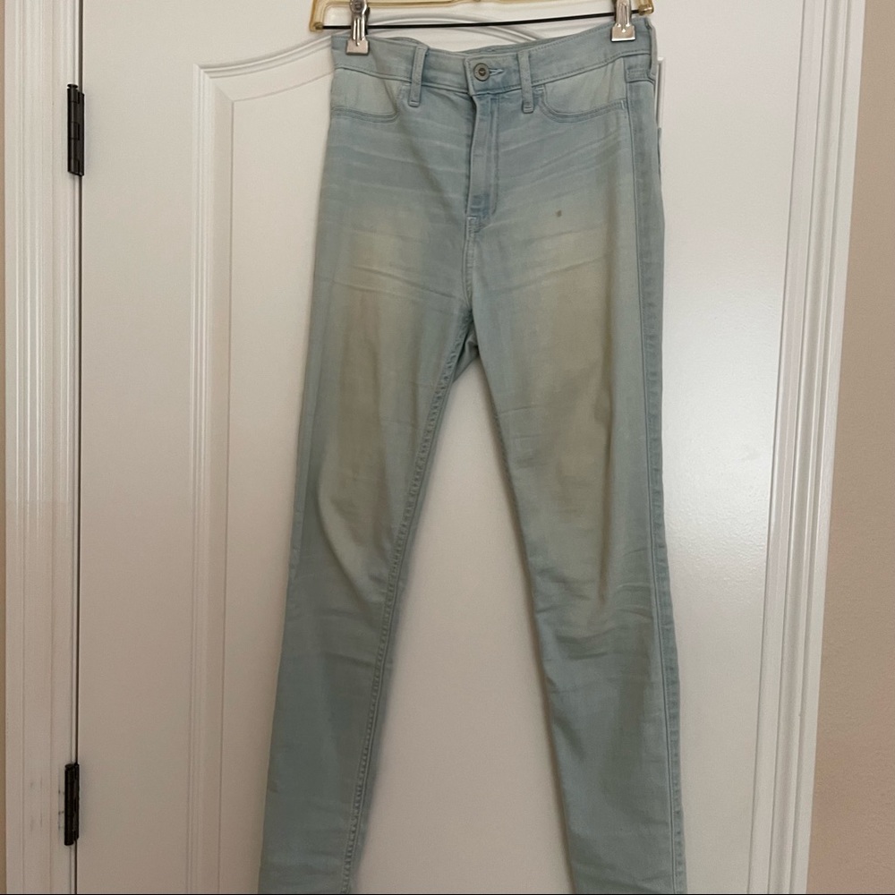 Hollister High-Rise Light Wash Jean Leggings